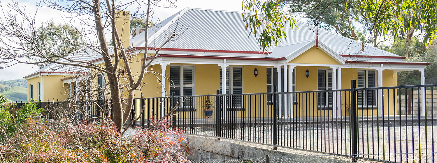 The family-friendly PAAL Kit Home the Camden has an expansive living area that opens onto a verandah, ideal for those times when the whole family gets together.